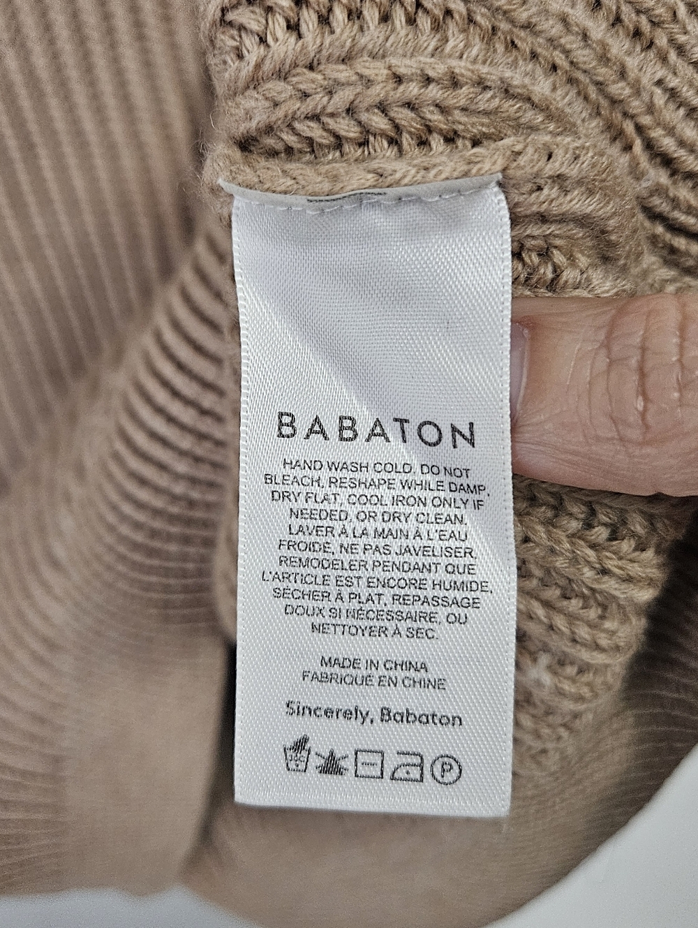 Aritzia Babaton Roger Sweater Sz M Oversize V-neck Merino Wool - Picture 9 of 11